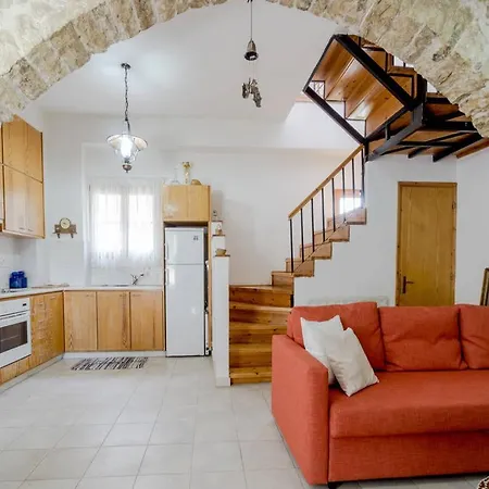 Angeli's Traditional Village House Лимасол