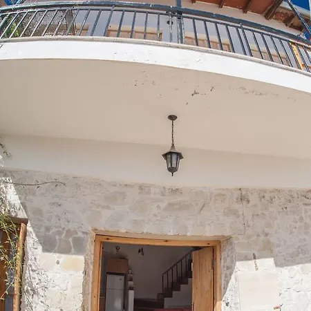 Nyaraló Angeli's Traditional Village House